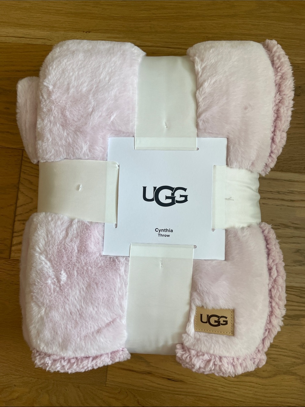 UGG Cynthia Throw Blanket Lavender Fog, NWT